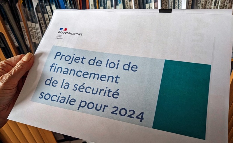 L’Élysée a tranché alors que l’examen du projet de loi de financement de la Sécurité sociale pour 2024 va débuter à l’Assemblée nationale.