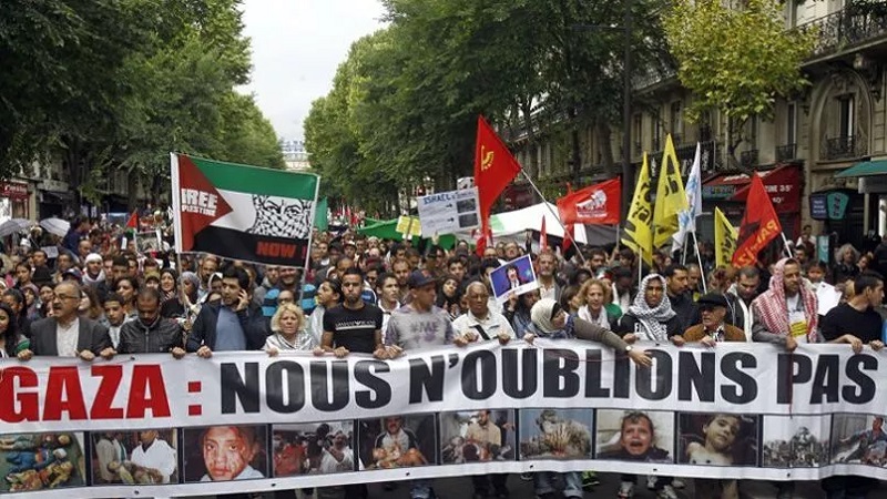 La manifestation propalestinienne à Paris, qui devait avoir lieu le jeudi 19 octobre 2023, a été interdite par la préfecture de police, au motif qu’elle présentait un risque de troubles à l’ordre public et de violences antisémites. Cette décision a été contestée par les organisateurs, l’association CAPJPO Europalestine et le Nouveau parti anticapitaliste, qui ont saisi le tribunal administratif de Paris en référé-liberté.