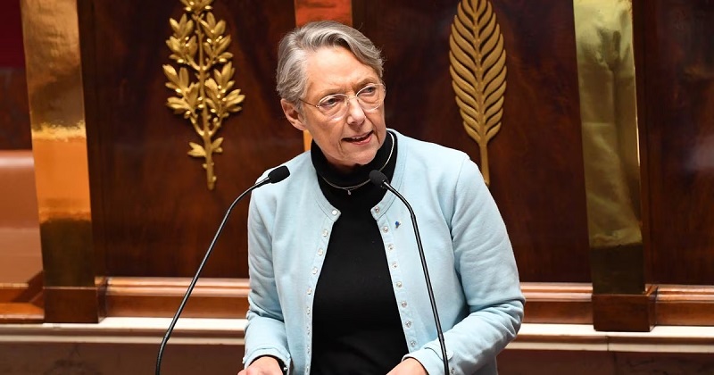 Le budget 2024 fait l’objet d’un nouveau bras de fer entre le gouvernement et l’opposition. La Première ministre Elisabeth Borne a décidé d’utiliser l’article 49.3 de la Constitution pour faire adopter sans vote la première partie du projet de loi de finances, qui concerne les recettes de l’Etat.