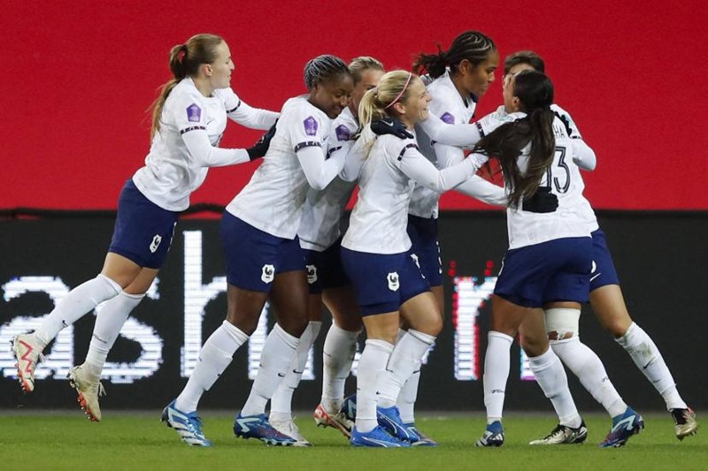 L’équipe de France féminine de football a réalisé une belle performance en s’imposant 2-1 face à la Norvège, vendredi 27 octobre 2023, à Oslo, dans le cadre de la Ligue des nations.