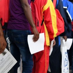 Selon l’Insee, en 2022, il y avait 7 millions d’immigrés vivant en France, soit 10,3 % de la population totale. Parmi eux, 2,5 millions avaient acquis la nationalité française. La population étrangère vivant en France s’élevait à 5,3 millions de personnes, soit 7,8 % de la population totale.