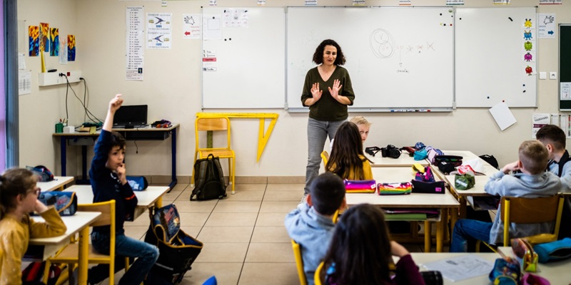 Les professeurs sont de plus en plus menacés en France