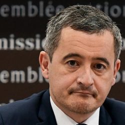 Gérald Darmanin, le ministre de l’Intérieur, est souvent au centre de l’actualité. Il communique beaucoup, sur les réseaux sociaux ou dans les médias, sur les sujets liés à la sécurité, à l’immigration ou au terrorisme. Mais sa communication est-elle toujours pertinente et efficace ? Ou bien communique-t-il trop et trop vite, au risque de se contredire, de se tromper ou de créer de la polémique ?