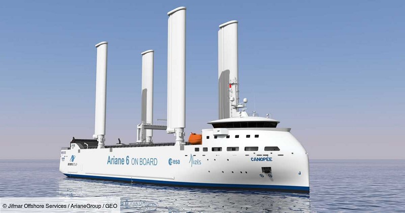 Le cargo Canopée et il a été inauguré le jeudi 5 octobre 2023 à Bordeaux. C’est le premier bateau de cette taille qui avance en partie grâce au vent, avec quatre immenses voiles aidées par deux moteurs diesel.