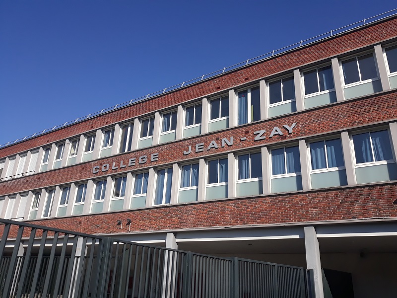 Le collège Jean Zay de Bondy est un établissement public d’enseignement secondaire général situé dans le département de la Seine-Saint-Denis, en région Île-de-France. 