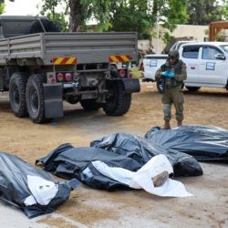 Le kibboutz de Kfar Aza, qui signifie “village de Gaza” en hébreu, est situé à moins de deux kilomètres de l’enclave palestinienne contrôlée par le mouvement islamiste.