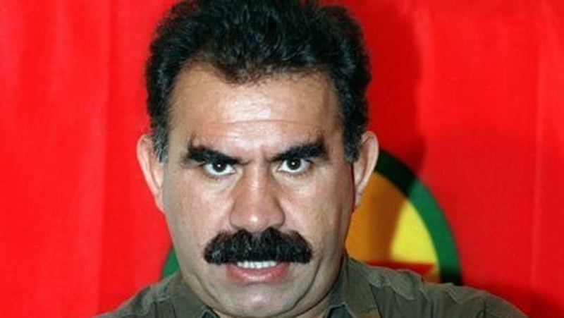 Abdullah Öcalan Annonce la Dissolution du PKK et Appelle au Dépôt des Armes