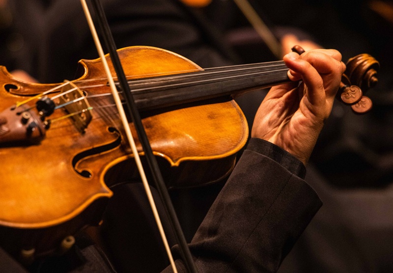 Le Violon dans la Musique Marocaine Un Voyage Mélodique entre Tradition et Modernité