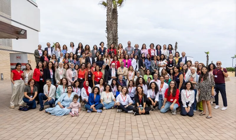 Créée en 2016, Mentor’Elles est une association à but non lucratif qui a pour mission d’accompagner les femmes dans l’accomplissement de leurs parcours professionnels.