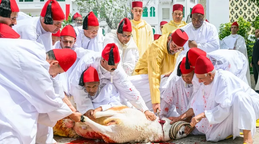 Tétouan : Sa Majesté le Roi Mohammed VI accomplit la prière de l’Aïd Al-Adha à la mosquée Hassan II